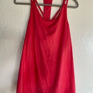 Gap Fit workout top with built in shelf bra